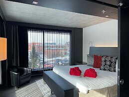 Grand Times Hotel Sherbrooke