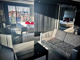 Grand Times Hotel Sherbrooke