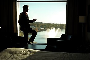 Grand Times Hotel Sherbrooke