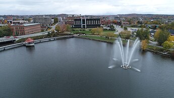 Grand Times Hotel Sherbrooke