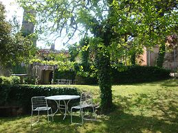 Fattoria di Bacchereto - Guest House