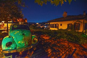 Cesmeli Konak Garden