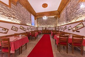 Cesmeli Konak Garden