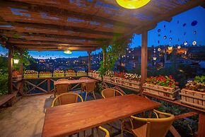 Cesmeli Konak Garden