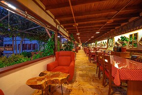 Cesmeli Konak Garden