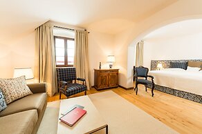 Schloss Prielau Hotel & Restaurants