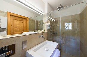 Schloss Prielau Hotel & Restaurants