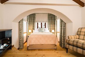 Schloss Prielau Hotel & Restaurants