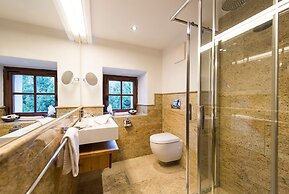 Schloss Prielau Hotel & Restaurants