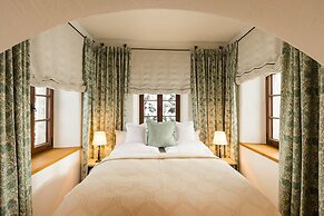 Schloss Prielau Hotel & Restaurants