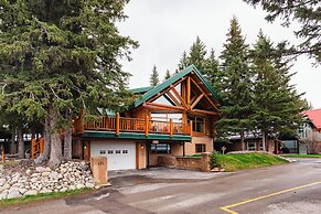 Overlander Mountain Lodge