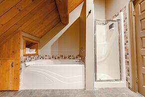 Overlander Mountain Lodge