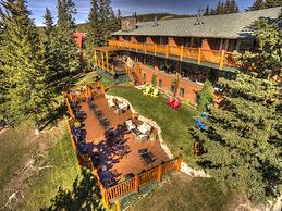 Overlander Mountain Lodge
