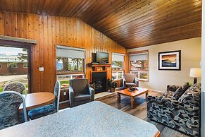 Overlander Mountain Lodge