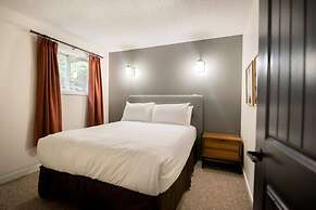 Overlander Mountain Lodge