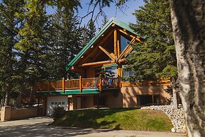 Overlander Mountain Lodge