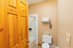 Overlander Mountain Lodge