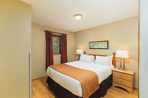 Overlander Mountain Lodge