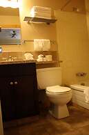 Overlander Mountain Lodge