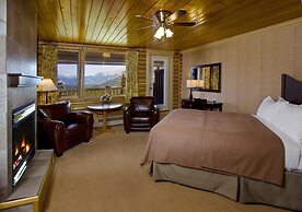 Overlander Mountain Lodge