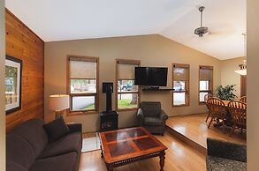 Overlander Mountain Lodge