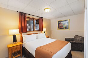 Overlander Mountain Lodge