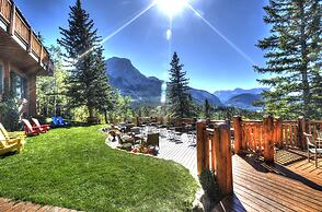 Overlander Mountain Lodge