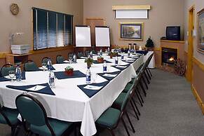 Overlander Mountain Lodge