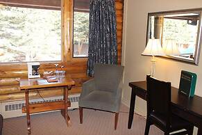 Overlander Mountain Lodge