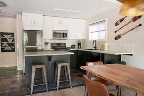 Overlander Mountain Lodge