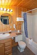 Overlander Mountain Lodge