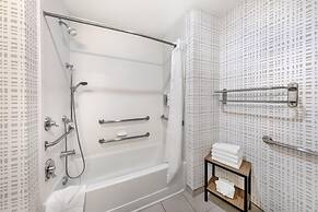 Hampton Inn & Suites Riverside/Corona East