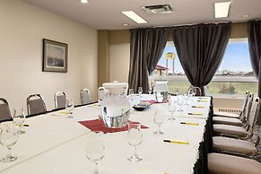 Super 8 by Wyndham Sherwood Park/Edmonton Area