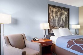 Super 8 by Wyndham Sherwood Park/Edmonton Area