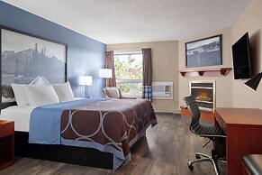 Super 8 by Wyndham Sherwood Park/Edmonton Area