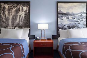 Super 8 by Wyndham Sherwood Park/Edmonton Area