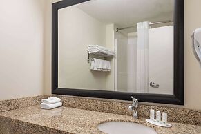 Super 8 by Wyndham Sherwood Park/Edmonton Area