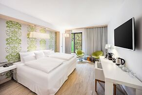 Occidental Praha Five