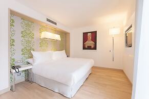 Occidental Praha Five