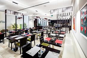 Occidental Praha Five