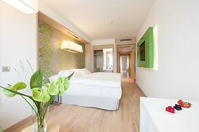 Occidental Praha Five