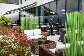 Occidental Praha Five