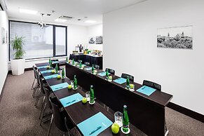 Occidental Praha Five