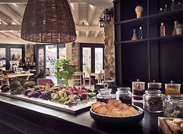 Gloria Maris Hotel Suites & Villas