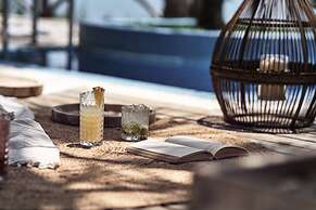 Gloria Maris Hotel Suites & Villas