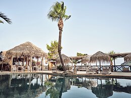 Gloria Maris Hotel Suites & Villas