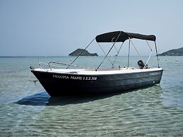 Gloria Maris Hotel Suites & Villas