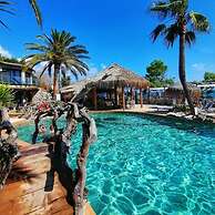 Gloria Maris Hotel Suites & Villas