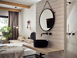 Gloria Maris Hotel Suites & Villas