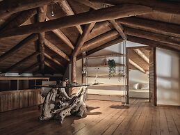 Gloria Maris Hotel Suites & Villas